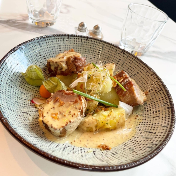 Les Menus - Le Cheval Blanc - restaurant LAMORLAYE - Resto Chantilly - Chantilly resto