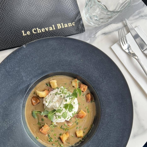 Les Menus - Le Cheval Blanc - restaurant LAMORLAYE - Resto Chantilly - Chantilly resto