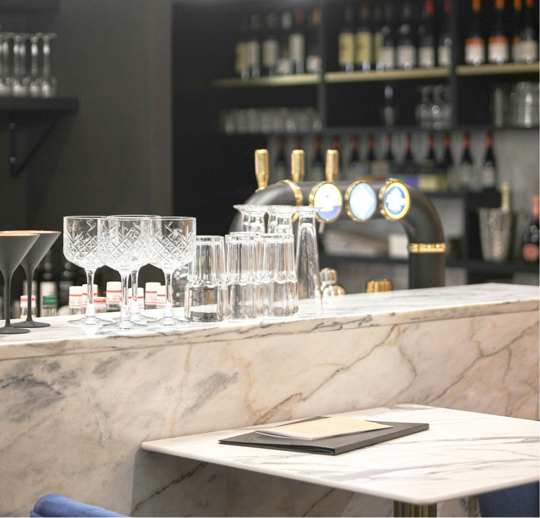 Le Bar - Le Cheval Blanc - restaurant LAMORLAYE